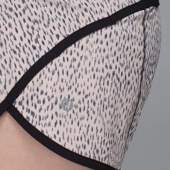 Lululemon Run: Speed Short *4-way Stretch Dottie Dash Grain Black 28764 - Picture 5 of 14